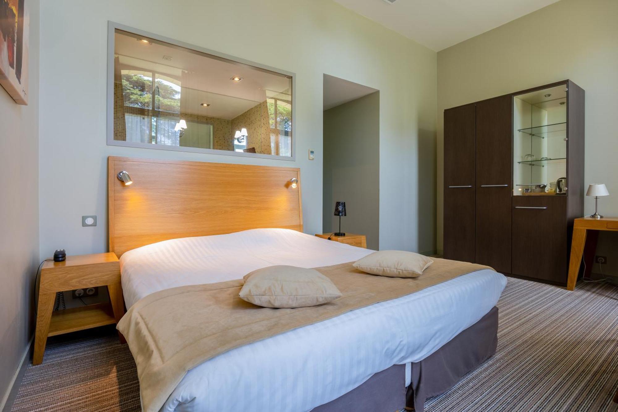 Hotel Et Spa Du Chateau Lagord Pokoj fotografie