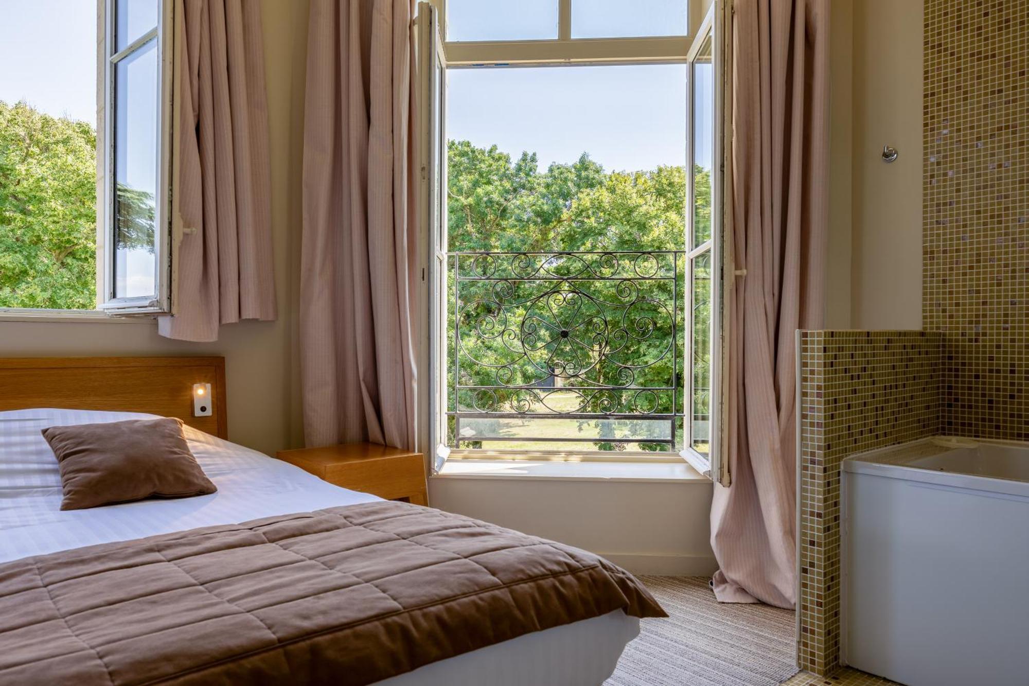 Hotel Et Spa Du Chateau Lagord Pokoj fotografie